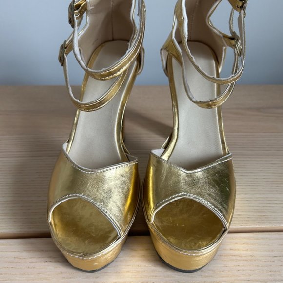 Gold Platforms - Picture 2 of 3